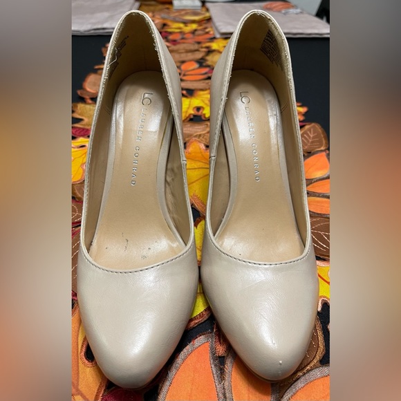 *SOLD* Nice pair of gently used Lauren Conrad Heels. - Picture 2 of 4